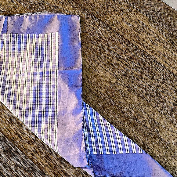 🆕NWOT•Blue & White Plaid 30”x 30" silk blend square Scarf; Boutique - Picture 4 of 15